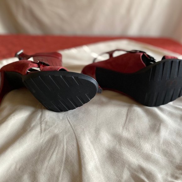 Calvin Klein red marin pump - Picture 5 of 6